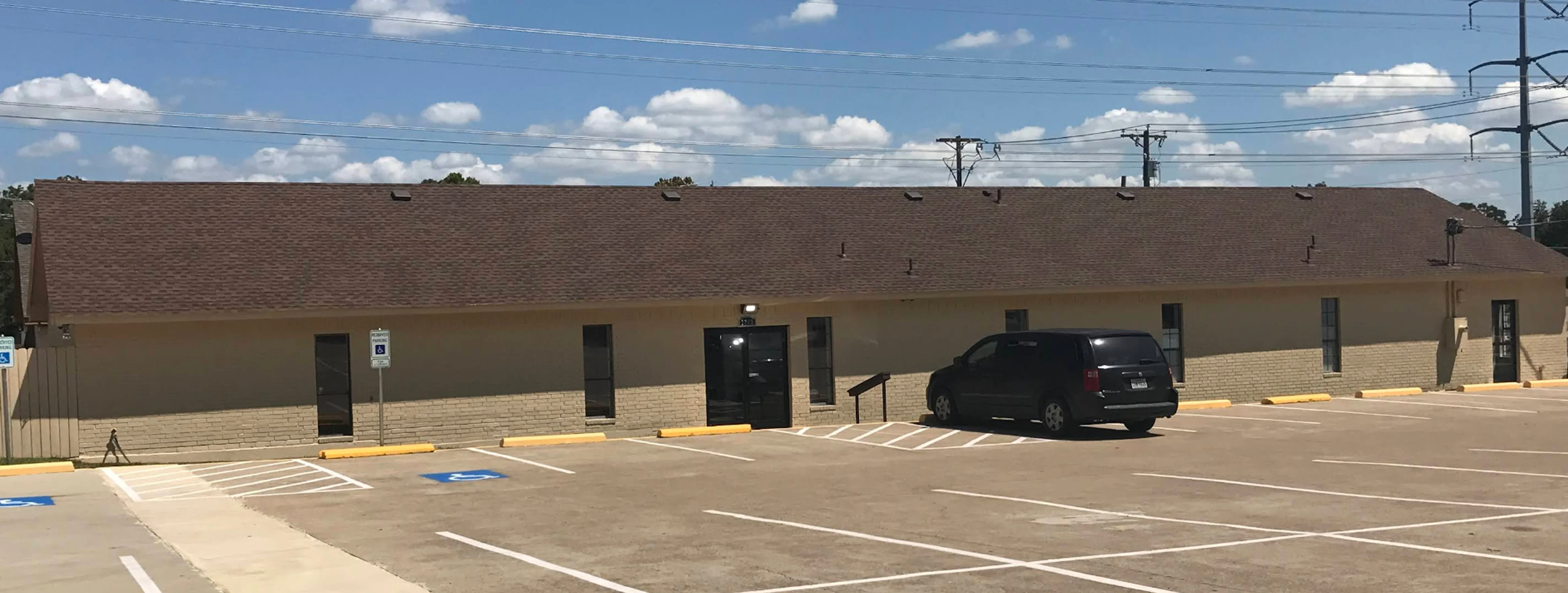 Exterior view of Masjid Faruq Grand Prairie building